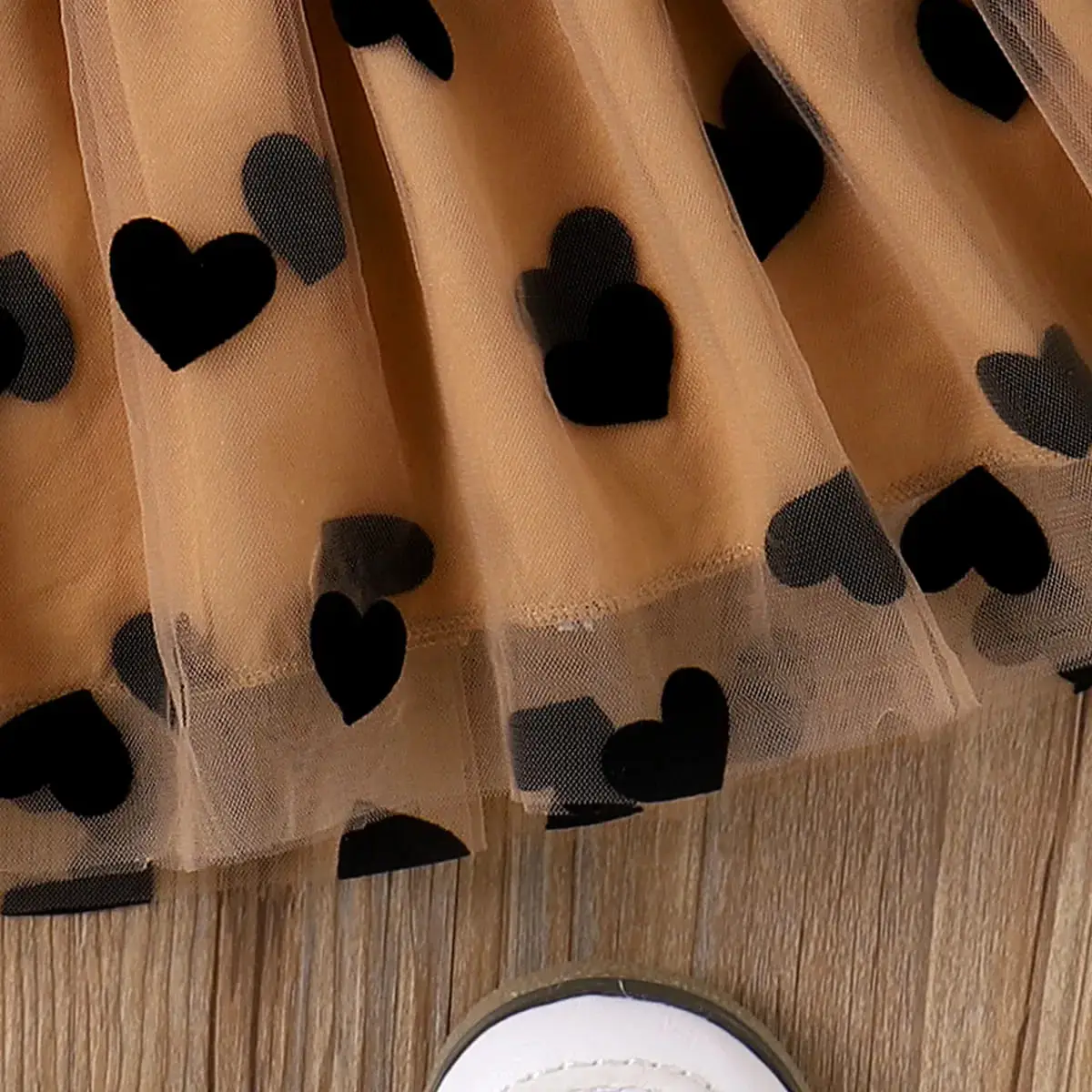  Heart Pattern Mesh Overlay Skirt